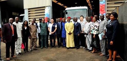 东风商用车在尼日利亚首批CKD组装中重卡下线，物流行业协会表示欢迎